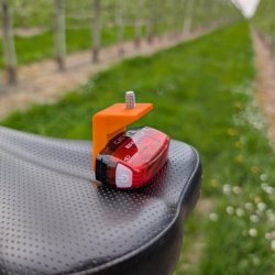 Adapter für CatEye Rücklicht am Brompton Sattel